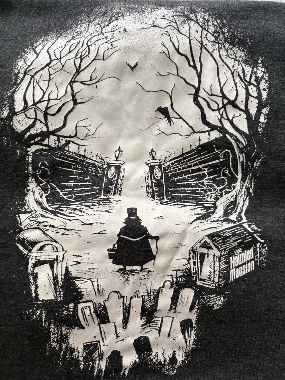 Disney’s Haunted Mansion Skull Graphic Tee. Women’s XL